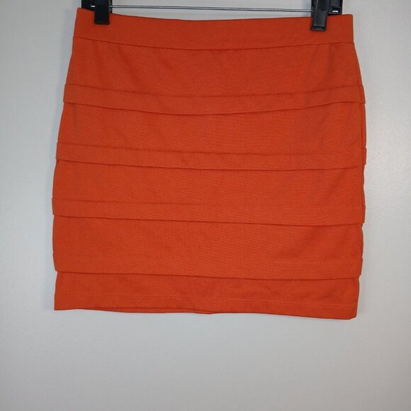 BASIC HOUSE ORANGE WIDE RIBBED MINI SKIRT, PULL ON, SIZE MEDIUM, WOMENS - Picture 3 of 4